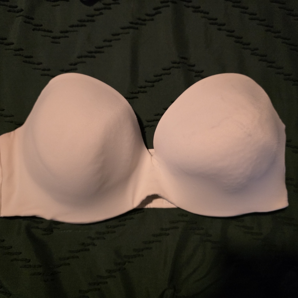 White Seamless Strapless Underwire Bra